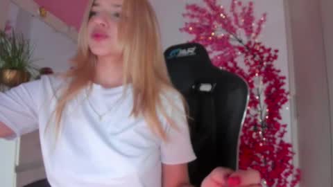 Chloe Miller  online show from February 2026 04:02:02 AM