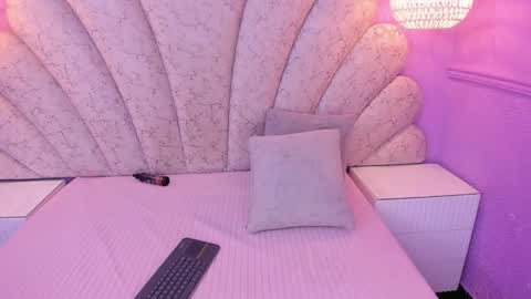   online show from February 2025 10:55:01 PM