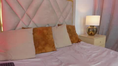 chloe_wilson7 online show from February 2026 02:23:01 AM