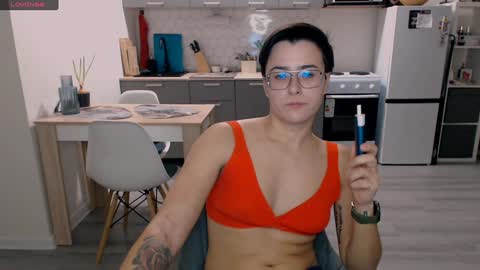 Snapshot of chloe_x_ chatting on December 2024 09:19:02 PM Eva and Sandra online show from December 2024 09:19:02 PM