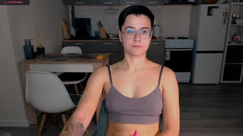 Snapshot of chloe_x_ chatting on December 2024 07:14:02 PM Eva and Sandra online show from December 2024 07:14:02 PM