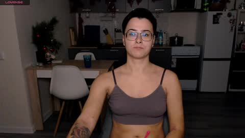 Snapshot of chloe_x_ chatting on December 2024 08:47:01 PM Eva and Sandra online show from December 2024 08:47:01 PM