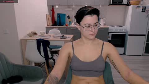 Snapshot of chloe_x_ chatting on January 2025 10:20:01 AM Eva and Sandra online show from January 2025 10:20:01 AM