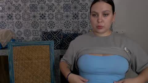 Snapshot of chloe_x_ chatting on March 2025 05:14:02 AM Eva and Sandra online show from March 2025 05:14:02 AM