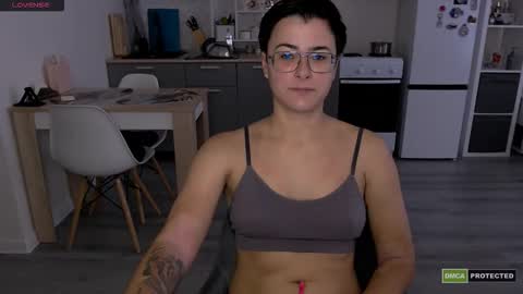 Snapshot of chloe_x_ chatting on September 2025 11:21:02 AM Eva and Sandra online show from September 2025 11:21:02 AM