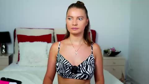 Snapshot of chloecheryy chatting on July 2026 06:20:01 AM Chloe online show from July 2026 06:20:01 AM