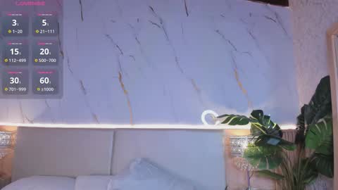 Snapshot of chloeemonroee_ chatting on October 2025 12:12:02 PM Chloee online show from October 2025 12:12:02 PM