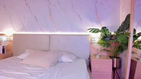 Snapshot of chloeemonroee_ chatting on November 2025 11:43:01 AM Chloee online show from November 2025 11:43:01 AM