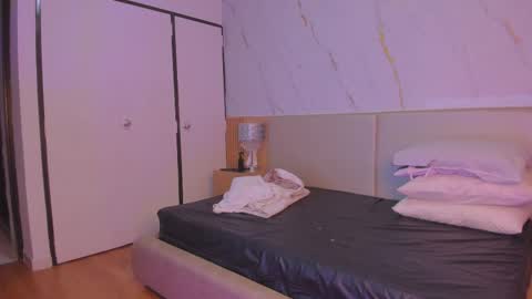 Snapshot of chloeemonroee_ chatting on November 2025 11:36:02 AM Chloee online show from November 2025 11:36:02 AM