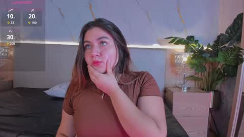 Snapshot of chloeemonroee_ chatting on November 2025 11:43:02 AM Chloee online show from November 2025 11:43:02 AM