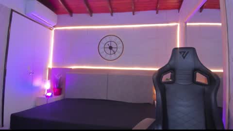 Snapshot of chloeemonroee_ chatting on November 2025 12:06:01 PM Chloee online show from November 2025 12:06:01 PM