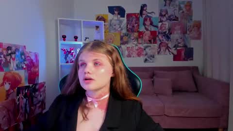 ChloeHalses online show from June 2026 04:13:01 PM