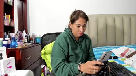 Snapshot of chloemiller__ chatting on January 2025 03:20:01 AM chloemiller online show from January 2025 03:20:01 AM