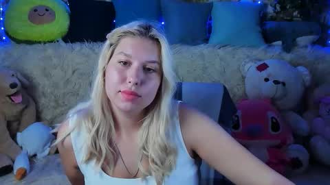 ChloeRicci online show from September 2025 03:00:02 PM