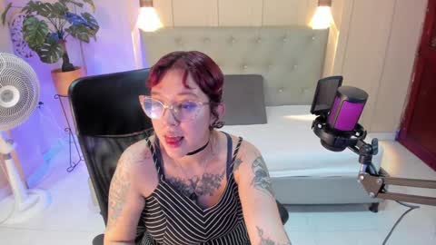 Snapshot of chloerossee chatting on January 2025 01:21:02 AM Chloe rosse online show from January 2025 01:21:02 AM