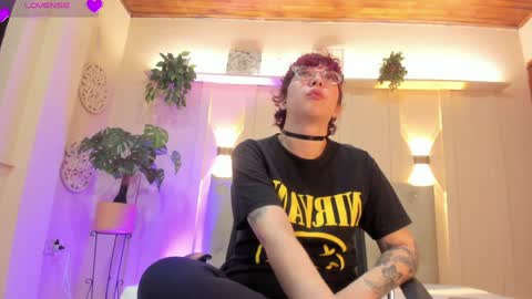 Snapshot of chloerossee chatting on February 2025 01:21:02 AM Chloe rosse online show from February 2025 01:21:02 AM