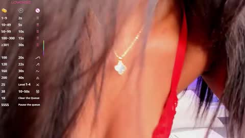 CHLOE  online show from November 2025 12:44:01 AM