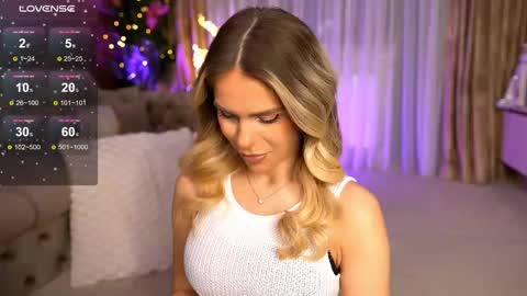 Chloe online show from December 2025 09:44:01 PM