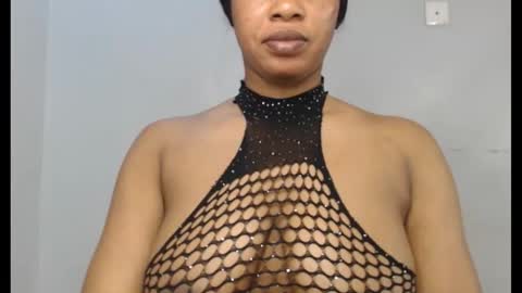 ESTHER online show from October 2025 07:30:01 AM