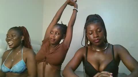 Snapshot of chocolate_iva chatting on October 2025 09:26:02 PM Iva online show from October 2025 09:26:02 PM