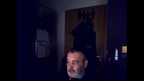 Snapshot of chris250268 chatting on December 2024 07:04:02 AM Chris online show from December 2024 07:04:02 AM