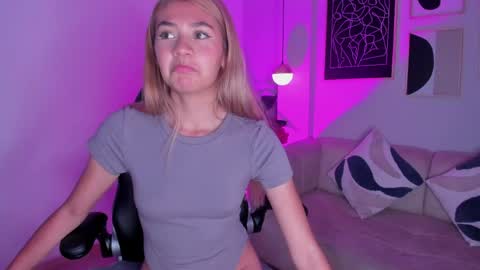 Chris online show from April 2026 08:31:01 PM