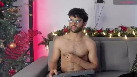 Snapshot of chrisandrew_ chatting on December 2024 07:38:02 PM Im Chirs IM MODEL INDEPENDT online show from December 2024 07:38:02 PM