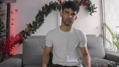 Snapshot of chrisandrew_ chatting on December 2024 06:10:01 PM Im Chirs IM MODEL INDEPENDT online show from December 2024 06:10:01 PM