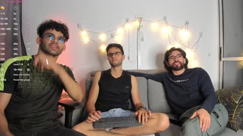 Snapshot of chrisandrew_ chatting on January 2025 03:43:02 AM Im Chirs IM MODEL INDEPENDT online show from January 2025 03:43:02 AM