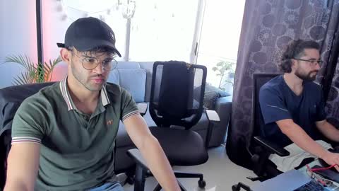 Snapshot of chrisandrew_ chatting on January 2025 08:11:01 PM Im Chirs IM MODEL INDEPENDT online show from January 2025 08:11:01 PM