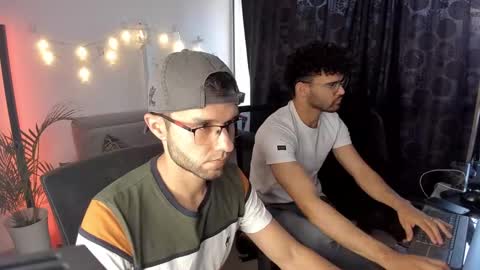 Snapshot of chrisandrew_ chatting on January 2025 10:28:01 PM Im Chirs IM MODEL INDEPENDT online show from January 2025 10:28:01 PM