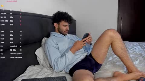 Snapshot of chrisandrew_ chatting on January 2025 07:03:01 PM Im Chirs IM MODEL INDEPENDT online show from January 2025 07:03:01 PM