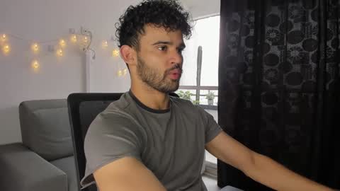 Snapshot of chrisandrew_ chatting on January 2025 07:28:02 PM Im Chirs IM MODEL INDEPENDT online show from January 2025 07:28:02 PM