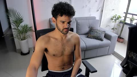 Snapshot of chrisandrew_ chatting on February 2025 03:31:01 PM Im Chirs IM MODEL INDEPENDT online show from February 2025 03:31:01 PM