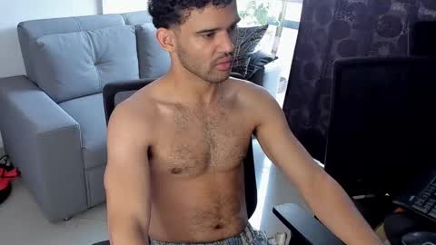 Snapshot of chrisandrew_ chatting on February 2025 03:10:01 PM Im Chirs IM MODEL INDEPENDT online show from February 2025 03:10:01 PM