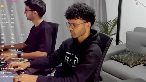 Snapshot of chrisandrew_ chatting on March 2025 12:53:01 AM Im Chirs IM MODEL INDEPENDT online show from March 2025 12:53:01 AM