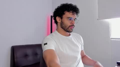 Snapshot of chrisandrew_ chatting on September 2025 04:07:02 PM Im Chirs IM MODEL INDEPENDT online show from September 2025 04:07:02 PM