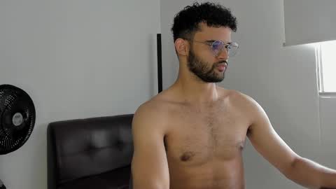 Snapshot of chrisandrew_ chatting on September 2025 03:35:02 PM Im Chirs IM MODEL INDEPENDT online show from September 2025 03:35:02 PM