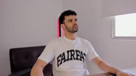 Snapshot of chrisandrew_ chatting on September 2025 03:27:02 PM Im Chirs IM MODEL INDEPENDT online show from September 2025 03:27:02 PM