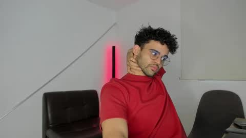 Snapshot of chrisandrew_ chatting on October 2025 10:08:01 PM Im Chirs IM MODEL INDEPENDT online show from October 2025 10:08:01 PM