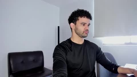 Snapshot of chrisandrew_ chatting on October 2025 03:44:01 PM Im Chirs IM MODEL INDEPENDT online show from October 2025 03:44:01 PM