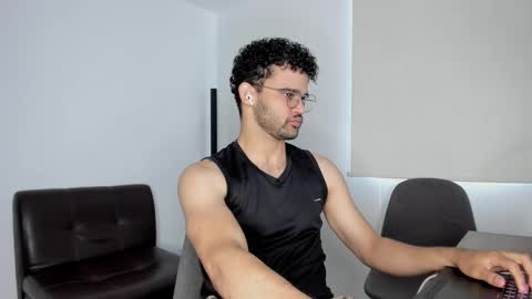 Snapshot of chrisandrew_ chatting on October 2025 03:52:01 PM Im Chirs IM MODEL INDEPENDT online show from October 2025 03:52:01 PM