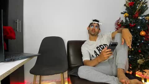 Snapshot of chrisandrew_ chatting on November 2025 02:13:01 AM Im Chirs IM MODEL INDEPENDT online show from November 2025 02:13:01 AM