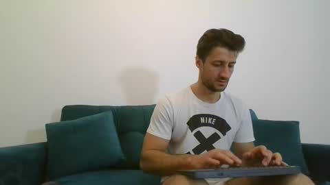 chrisaron online show from March 2025 04:24:02 AM