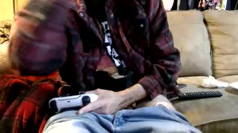 Snapshot of chrisintn chatting on October 2025 01:44:01 AM chrisintn online show from October 2025 01:44:01 AM