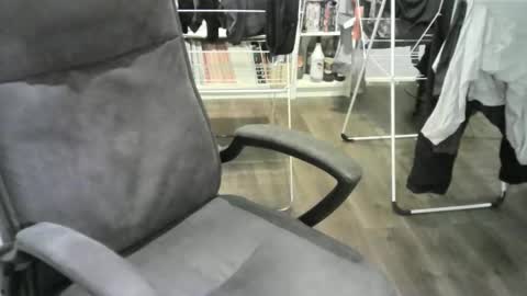 chrisprngr online show from September 2025 04:52:02 PM