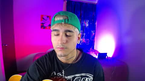Snapshot of chriss_wg_ chatting on March 2026 01:40:02 PM Christian Wang online show from March 2026 01:40:02 PM