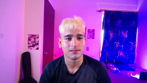 Snapshot of chriss_wg_ chatting on March 2026 12:24:02 PM Christian Wang online show from March 2026 12:24:02 PM
