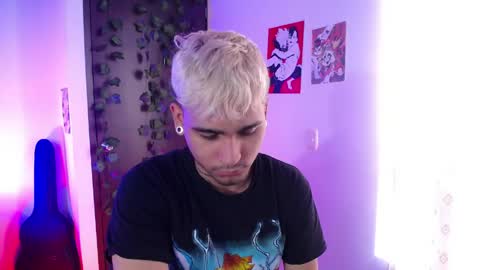 Snapshot of chriss_wg_ chatting on March 2026 04:56:02 PM Christian Wang online show from March 2026 04:56:02 PM