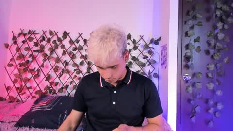 Snapshot of chriss_wg_ chatting on April 2026 08:06:02 PM Christian Wang online show from April 2026 08:06:02 PM
